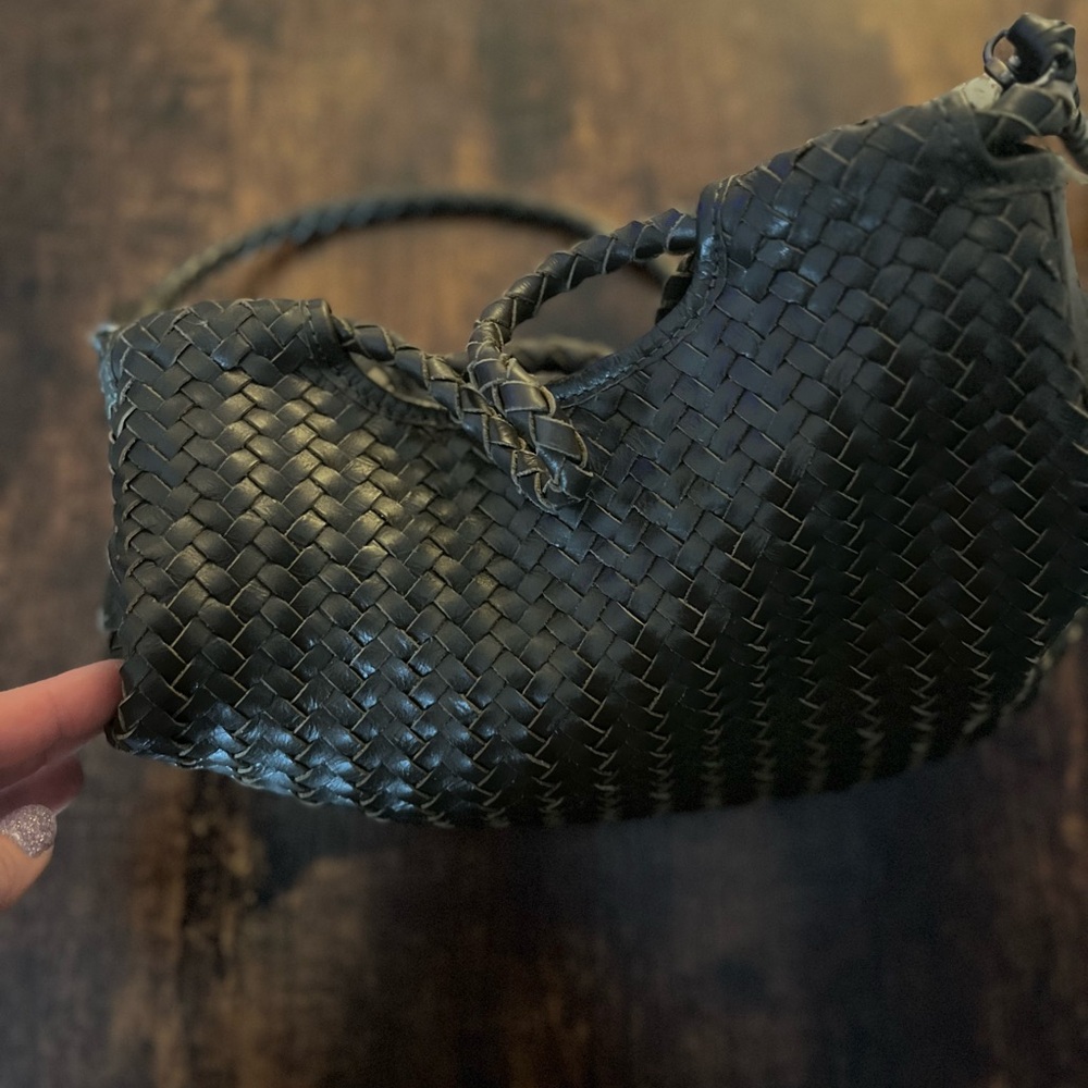 Bembien deep green woven cross body bag. Barely used. 2 different strap choices - Picture 4 of 9